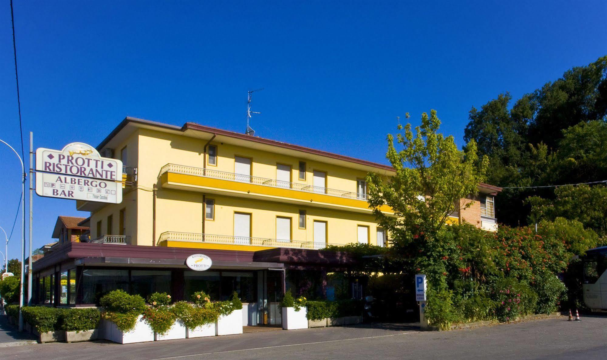 Albergo Ristorante Protti Каттоліка Екстер'єр фото